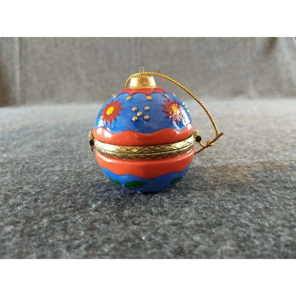 Ornament Trinket Box Porcelain Hinged‎ Christmas Ball Hanging Cord Orig Box NEW